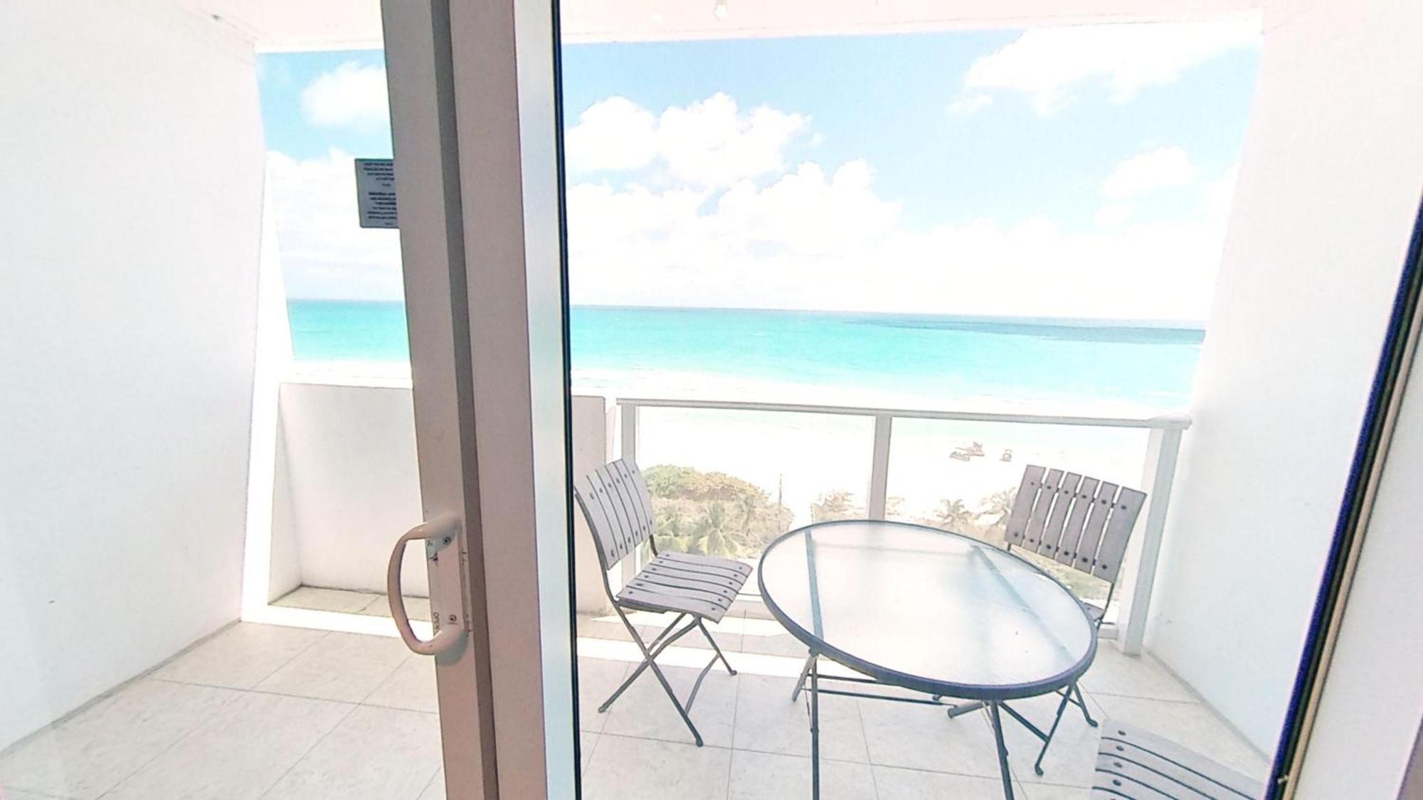 Castle 828 Oceanfront View With Balcony, Pool, Tennis, Beach Access And Free Parking! マイアミビーチ 部屋 写真