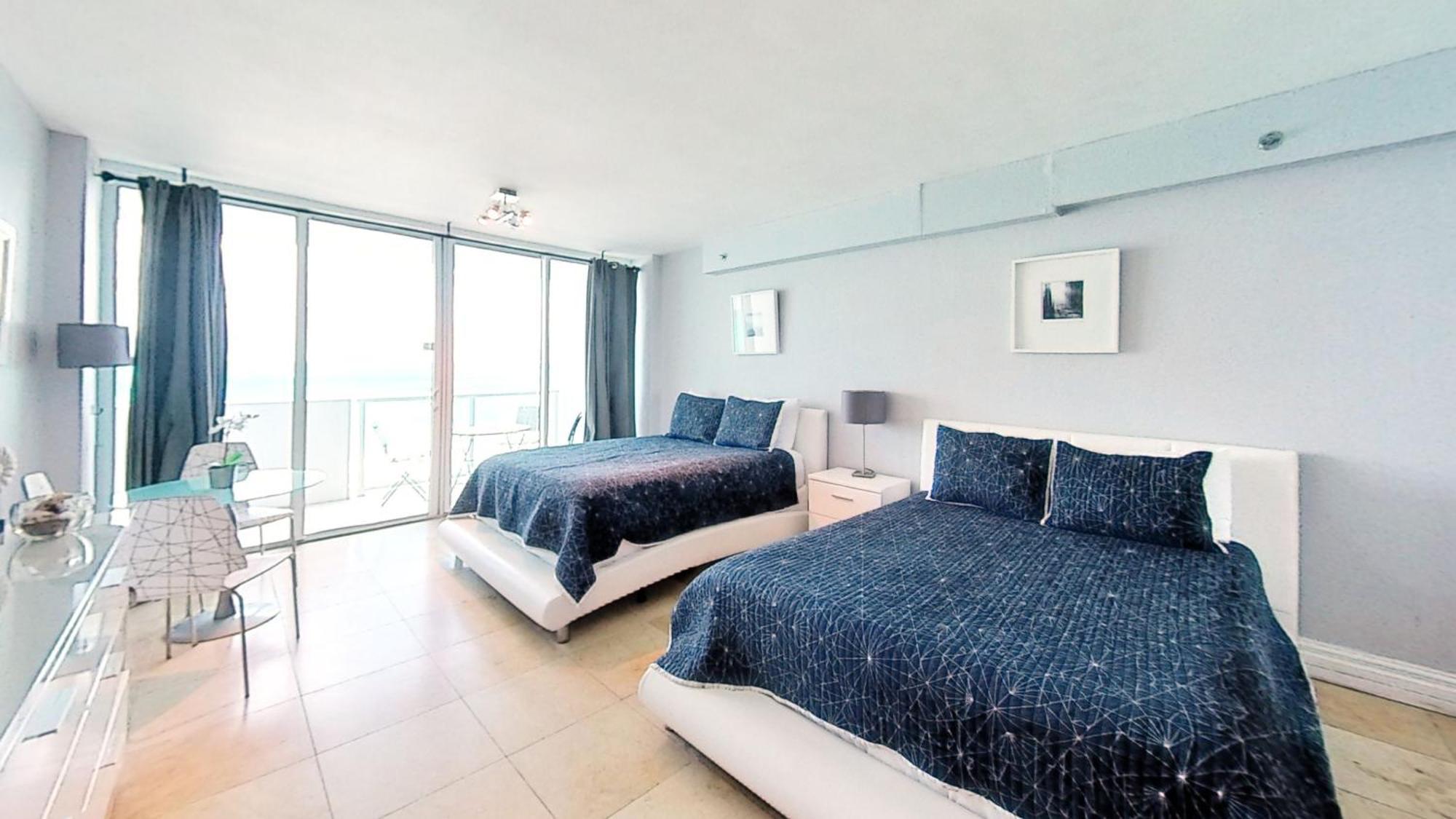 Castle 828 Oceanfront View With Balcony, Pool, Tennis, Beach Access And Free Parking! マイアミビーチ 部屋 写真